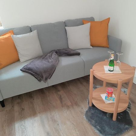 Ferienwohnung Im Zentrum Mit Balkon Und Parkplatz Gmunden Exteriör bild