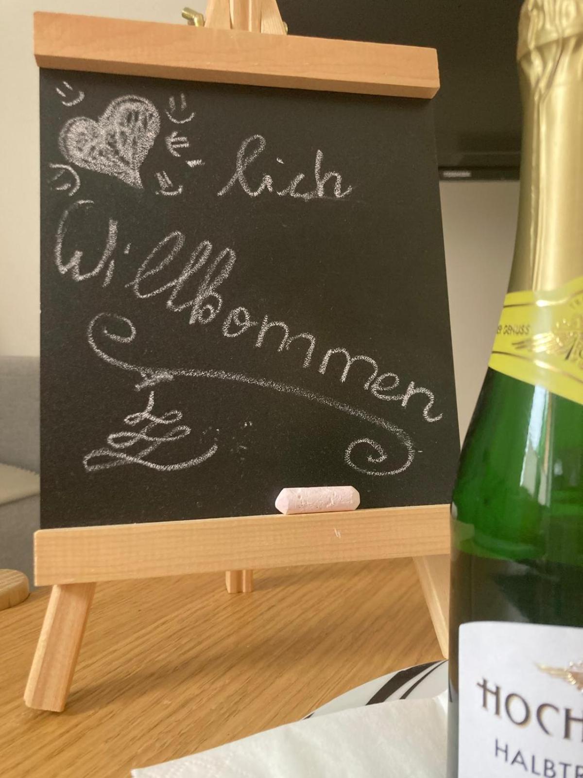 Ferienwohnung Im Zentrum Mit Balkon Und Parkplatz Gmunden Exteriör bild