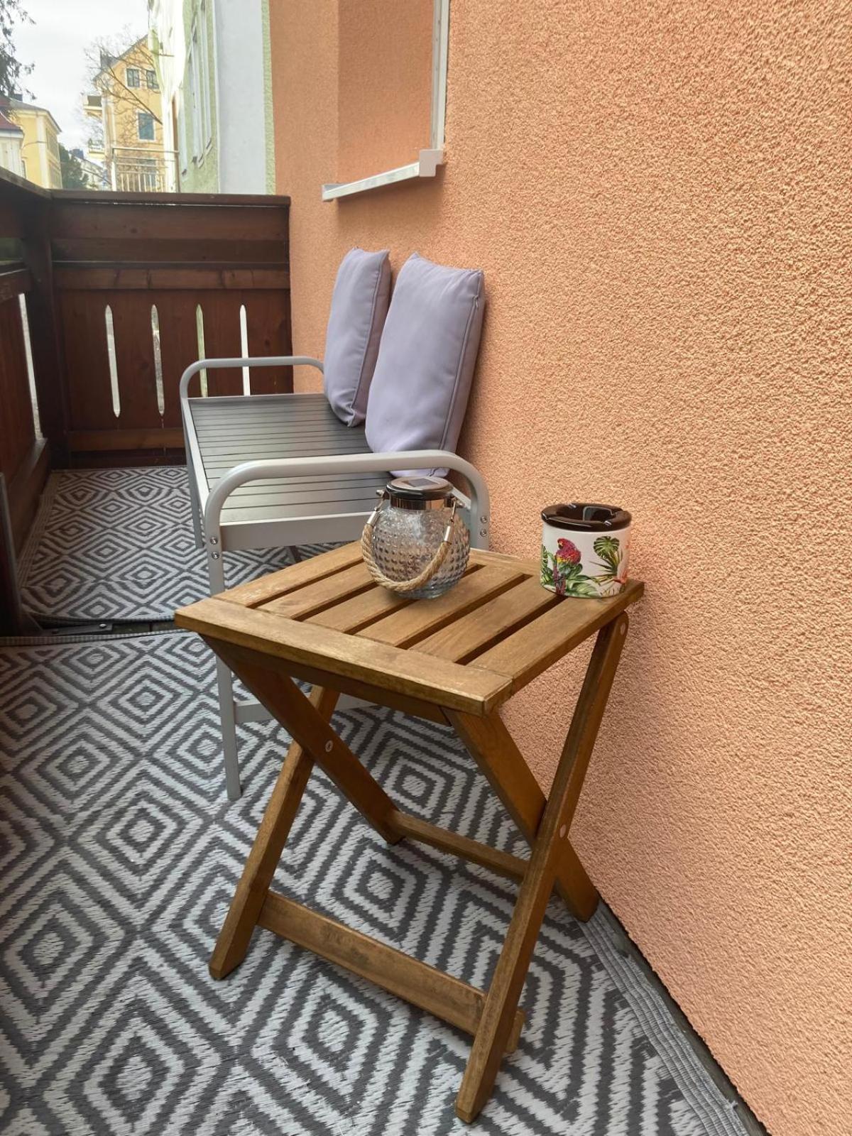 Ferienwohnung Im Zentrum Mit Balkon Und Parkplatz Gmunden Exteriör bild