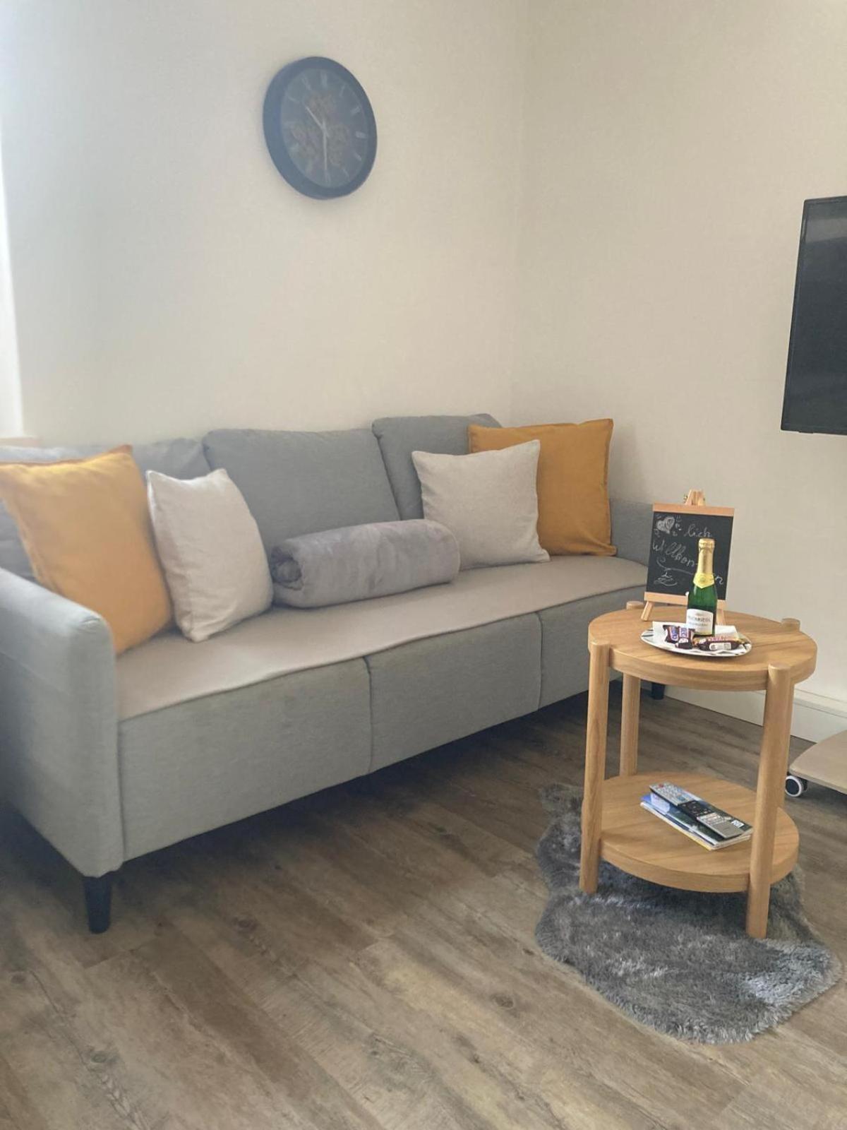 Ferienwohnung Im Zentrum Mit Balkon Und Parkplatz Gmunden Exteriör bild